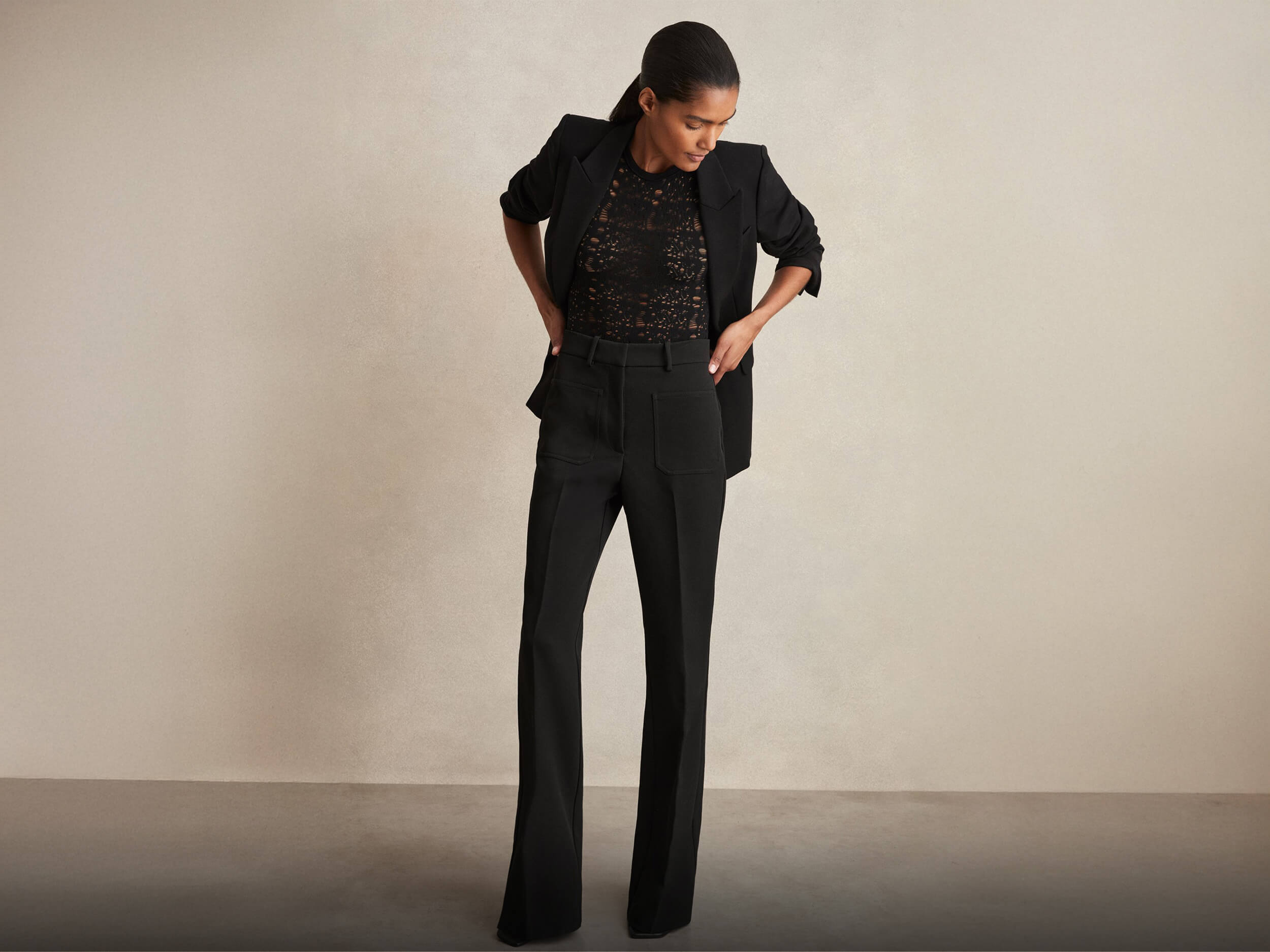 MALÁ KAPSULOVÁ ŠATNÍ KARTA