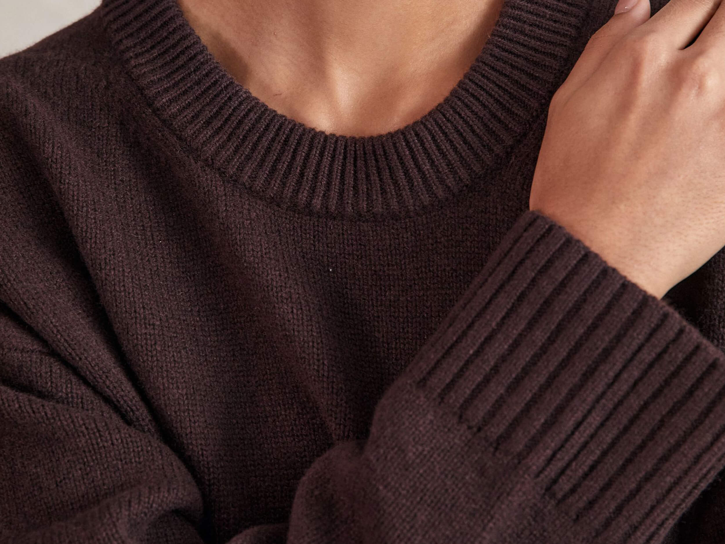 PRŮVODCE STYLEM DÁMSKÉHO PLETENÉHO ZBOŽÍ