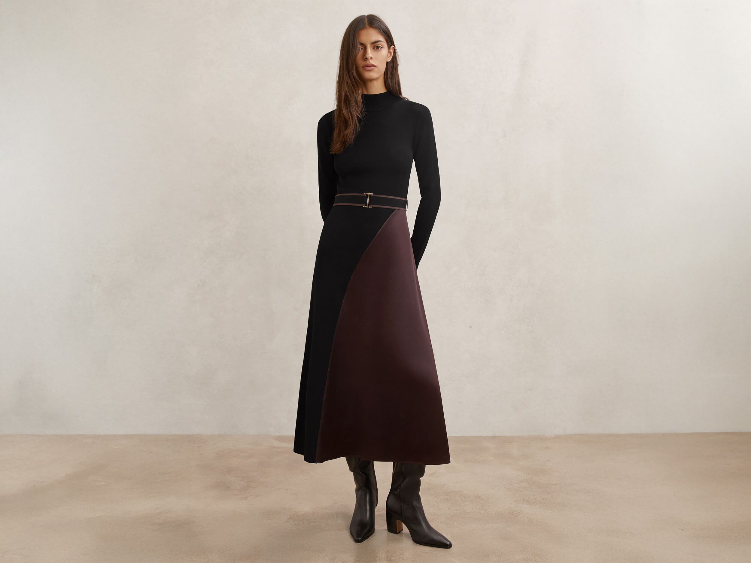 SPOLEČNOSTNÍ ŠATY