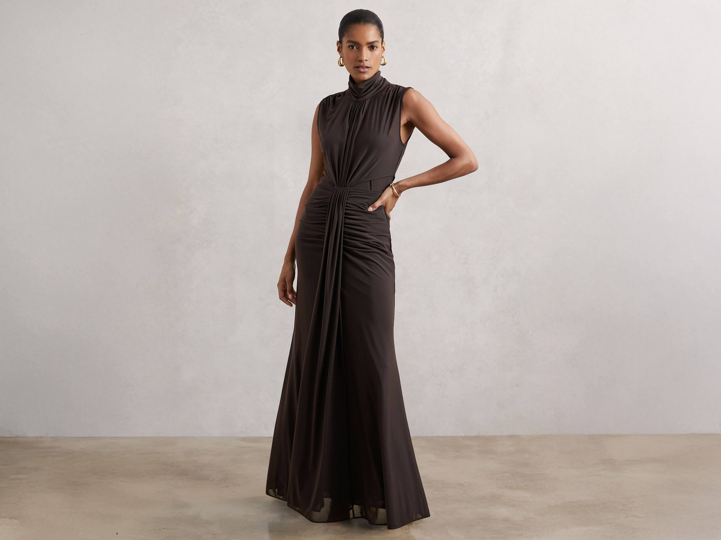 ŠATY ÁČKOVÉHO TVARU